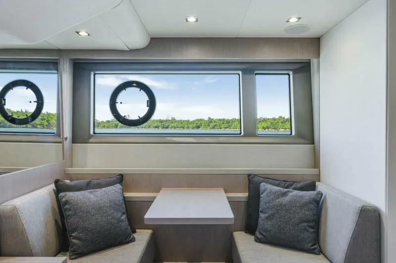  Yacht Photos Pics 2018 Sunseeker 52 Manhattan - Image 47