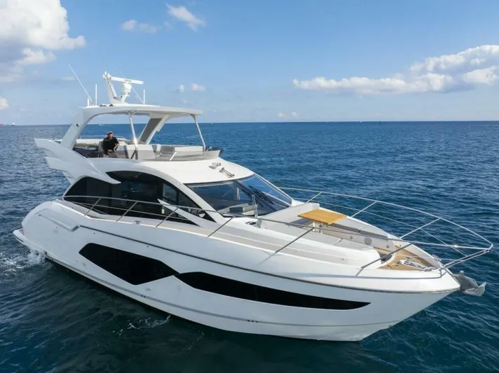  Yacht Photos Pics 2018 Sunseeker 52 Manhattan - Image 10