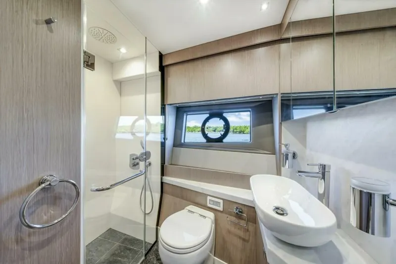  Yacht Photos Pics 2018 Sunseeker 52 Manhattan - Image 38