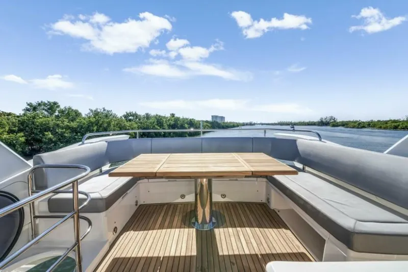  Yacht Photos Pics 2018 Sunseeker 52 Manhattan - Image 49