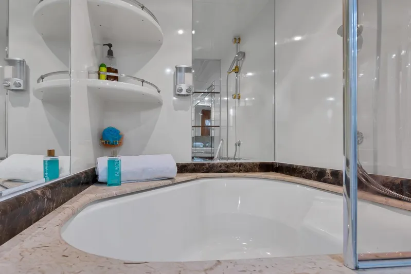 Elizee Yacht Photos Pics Master Tub Shower