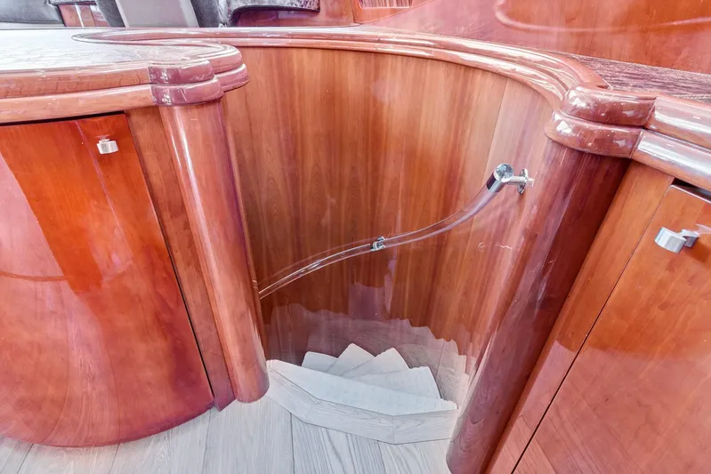 Elizee Yacht Photos Pics Lower Cabin Stairwell