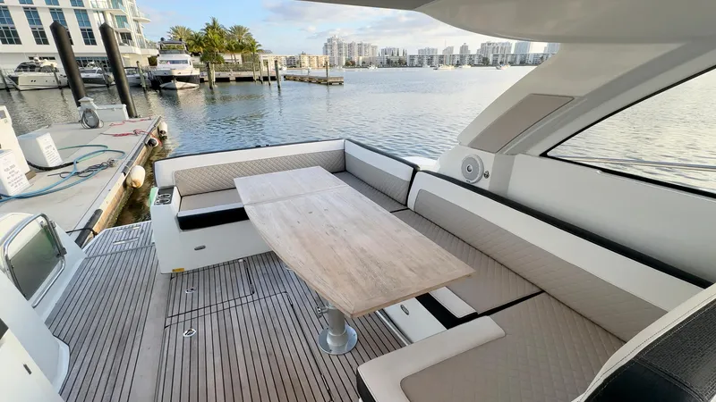 Chichochu Yacht Photos Pics 