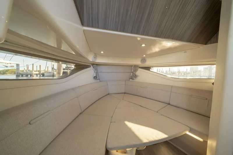  Yacht Photos Pics 2022 Sea Ray 320 Sundancer Ob - Image 13