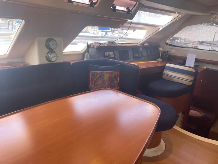  Yacht Photos Pics Dining and nav