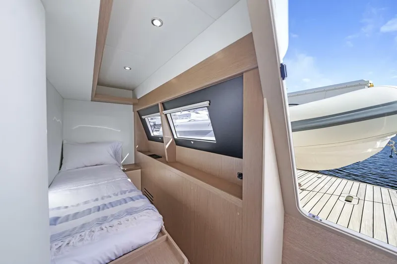  Yacht Photos Pics 2019 Absolute 58 Fly - Image 60