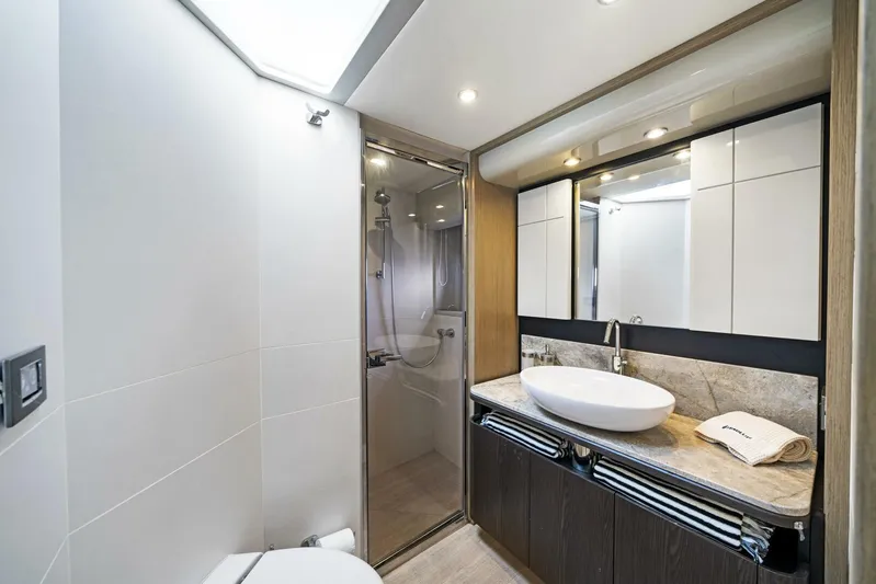  Yacht Photos Pics 2019 Absolute 58 Fly - Image 40