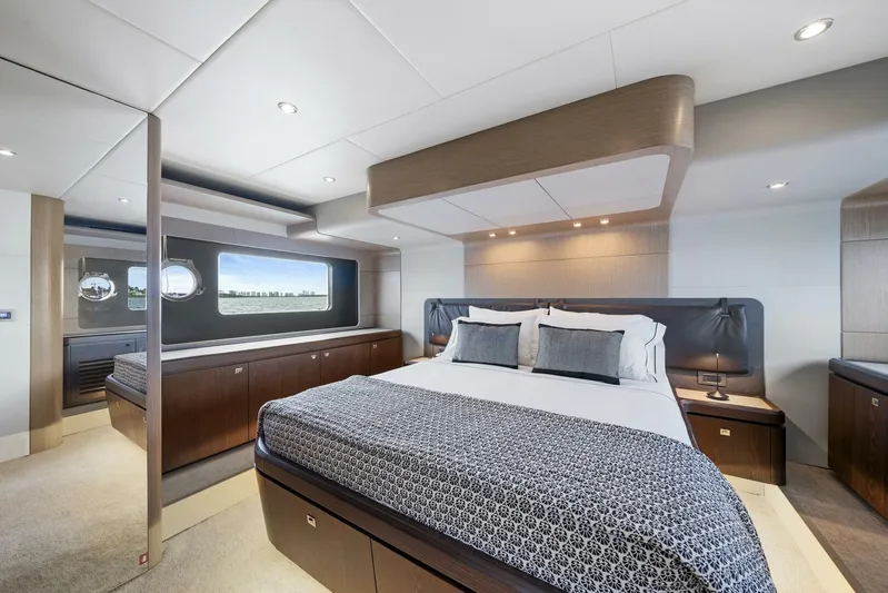  Yacht Photos Pics 2019 Absolute 58 Fly - Image 35