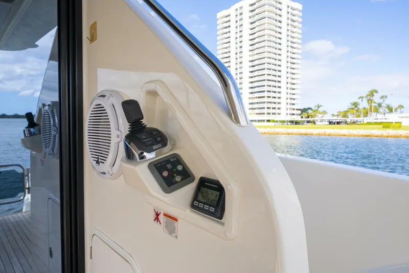  Yacht Photos Pics 2019 Absolute 58 Fly - Image 19