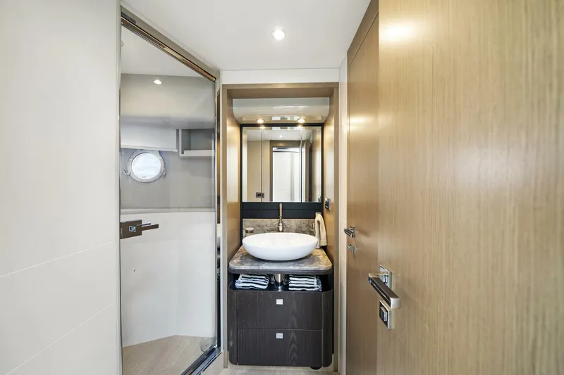  Yacht Photos Pics 2019 Absolute 58 Fly - Image 29