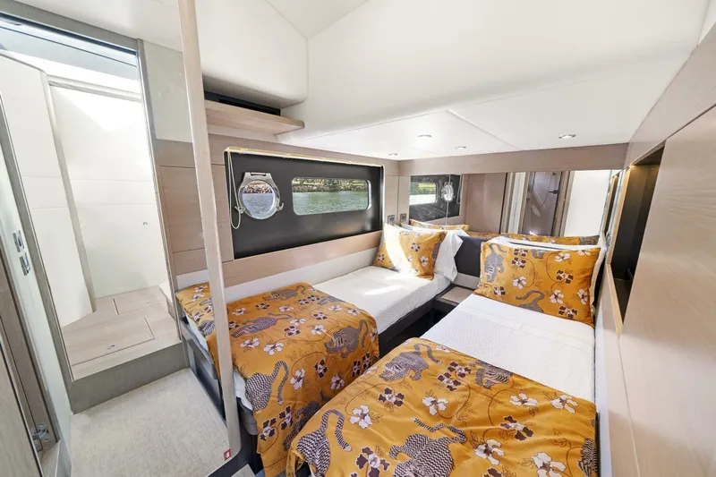  Yacht Photos Pics 2019 Absolute 58 Fly - Image 28