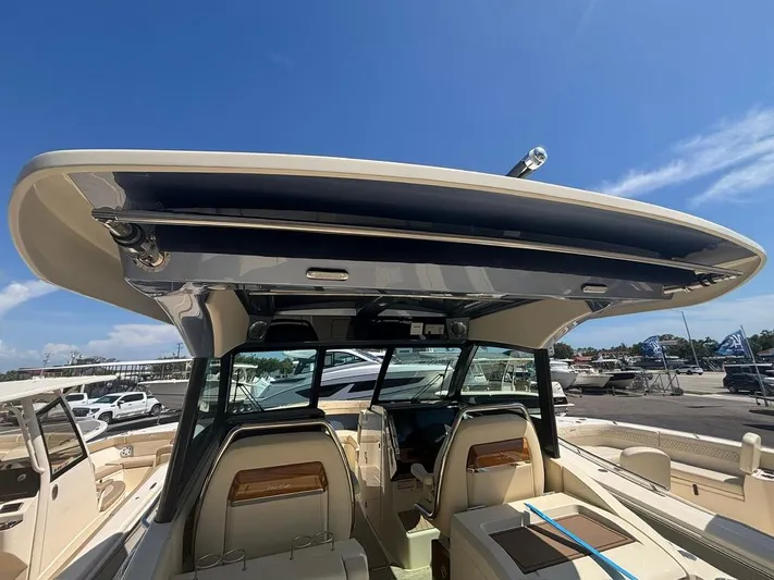  Yacht Photos Pics 2025 Chris-Craft Calypso 32 boat interior with sleek design and modern features.