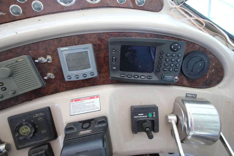  Yacht Photos Pics Control panel of 2001 Sea Ray 460 Sundancer boat with navigation equipment.
