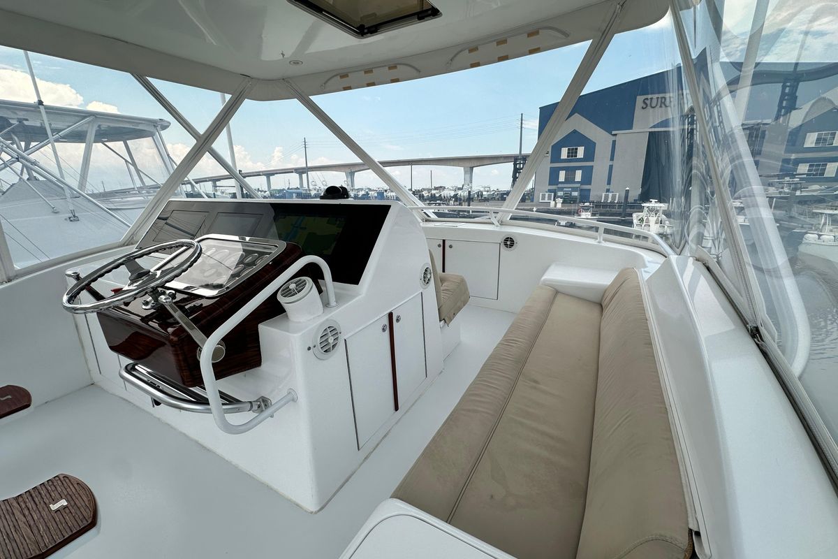 2002 Hatteras 50 