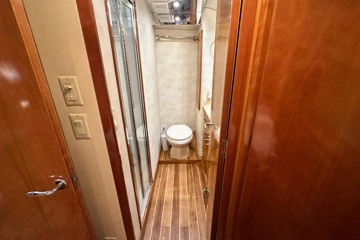 2002 Hatteras 50 