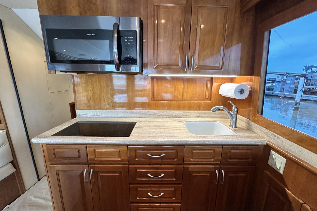 2002 Hatteras 50 