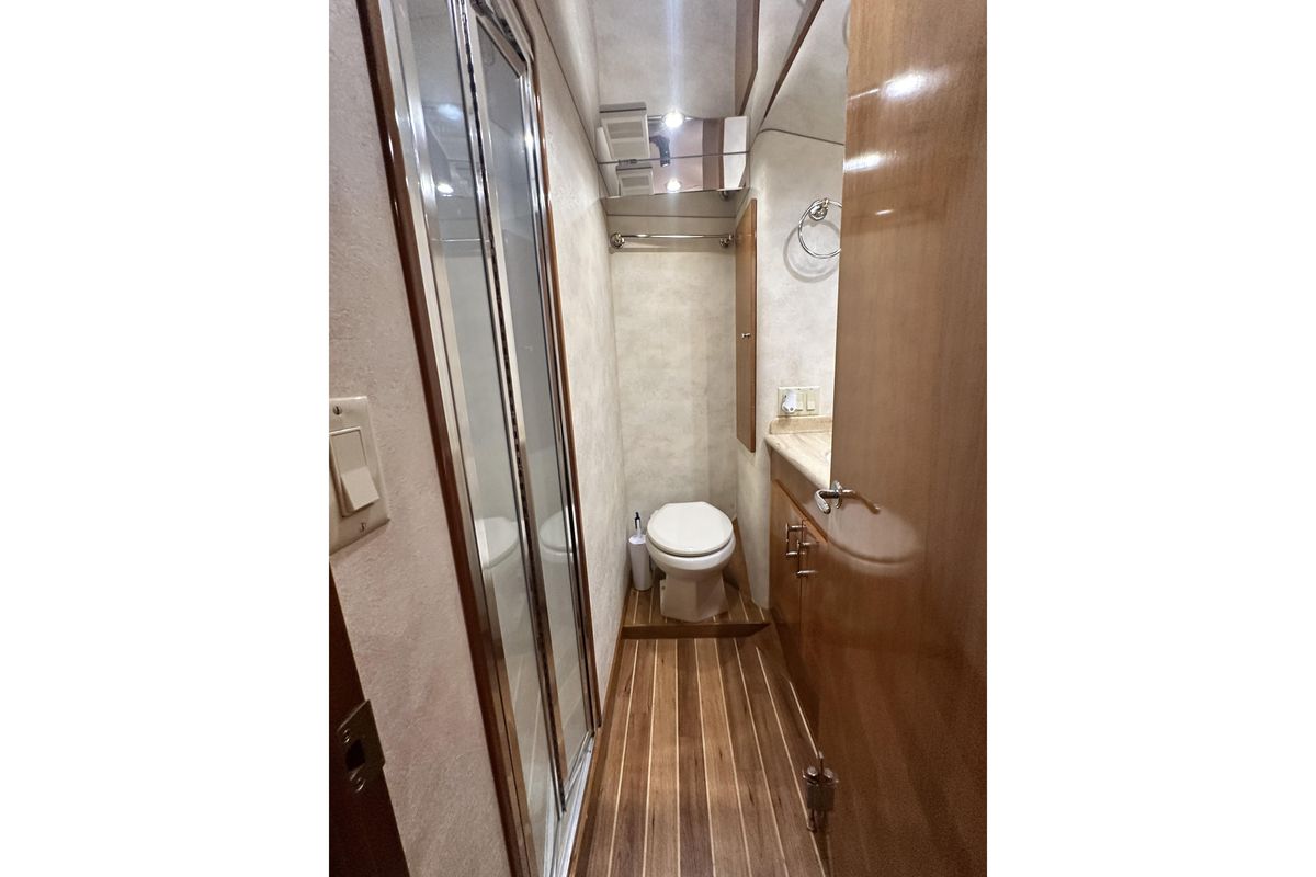 2002 Hatteras 50 