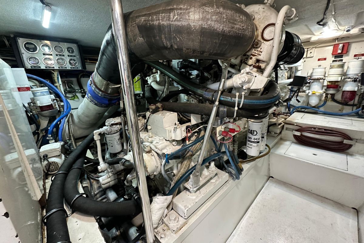 2002 Hatteras 50 