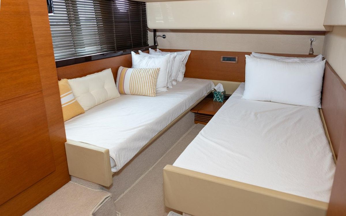 2011 Azimut 48 