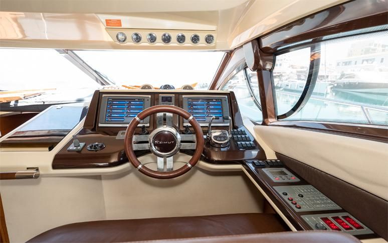 2011 Azimut 48 