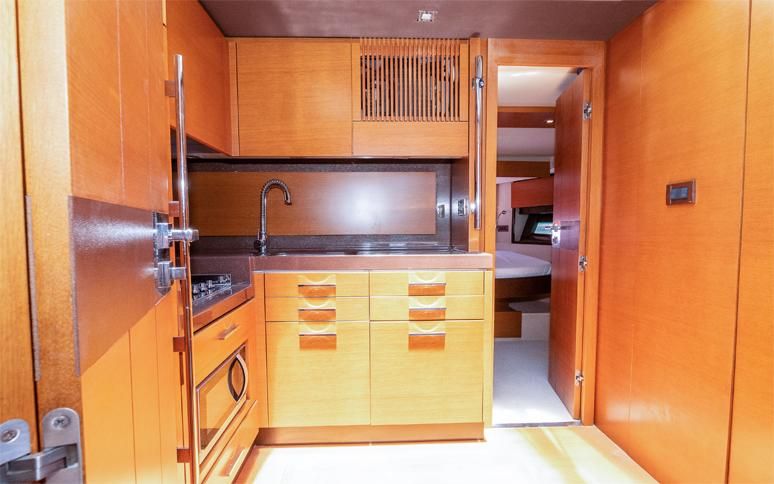 2011 Azimut 48 