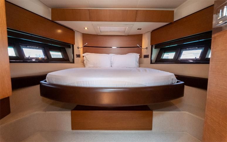 2011 Azimut 48 
