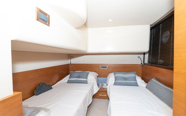 2011 Azimut 48 