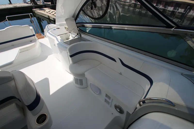 Yacht Photos Pics 2012 Formula 400 Super Sport boat interior with white and blue seating.