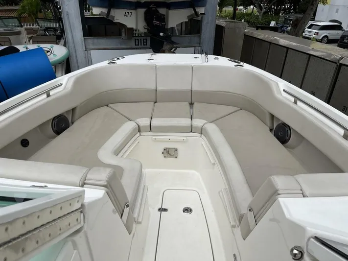  Yacht Photos Pics 2021 Boston Whaler 320 Vantage - Image 14