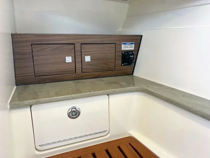  Yacht Photos Pics 2021 Boston Whaler 320 Vantage - Image 17
