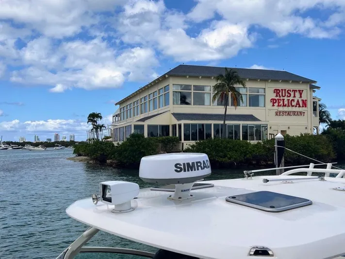  Yacht Photos Pics 2021 Boston Whaler 320 Vantage - Image 15