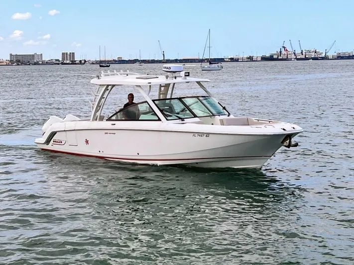  Yacht Photos Pics 2021 Boston Whaler 320 Vantage - Image 1