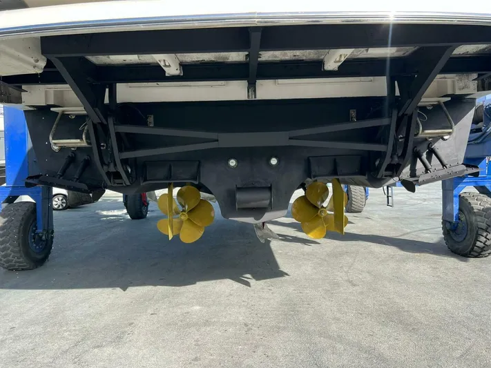  Yacht Photos Pics 2017 Sunseeker 52 Manhattan - Image 57