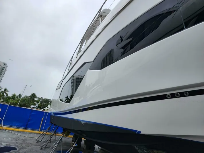  Yacht Photos Pics 2017 Sunseeker 52 Manhattan - Image 55