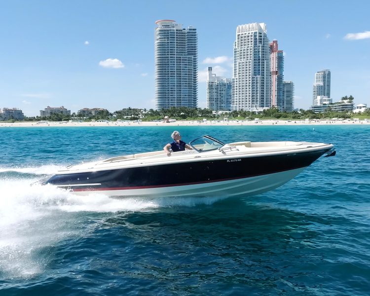 2018 Chris-Craft 30 Launch