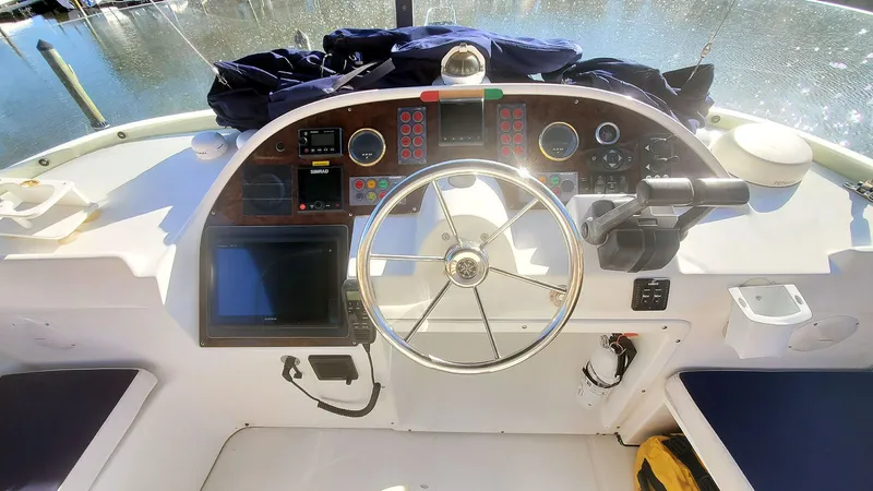 Kissed Some Frogs Yacht Photos Pics Flybridge Helm