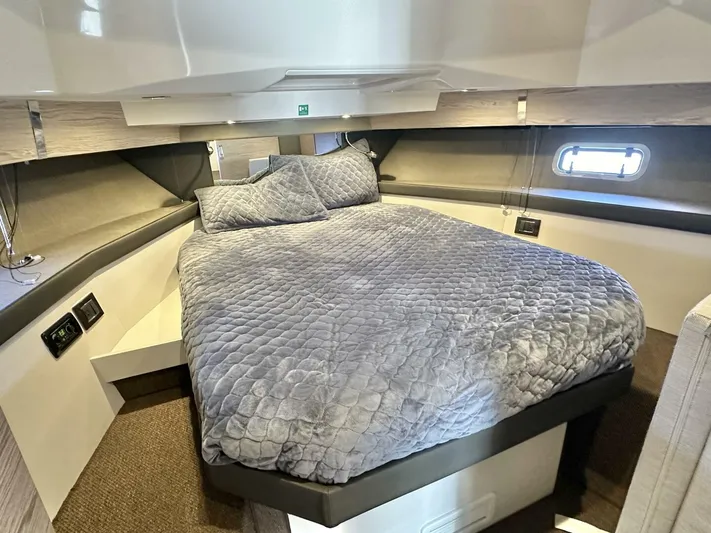  Yacht Photos Pics 2020 Azimut Verve 40 - Image 42