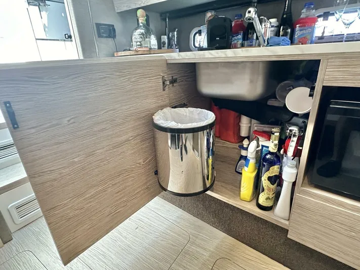  Yacht Photos Pics 2020 Azimut Verve 40 - Image 41