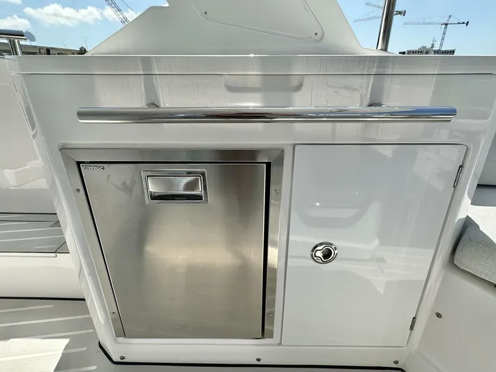  Yacht Photos Pics 2020 Azimut Verve 40 - Image 27