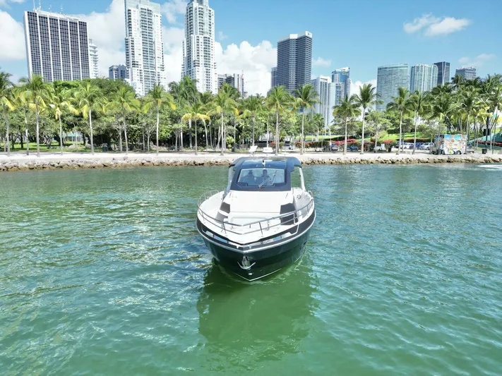  Yacht Photos Pics 2020 Azimut Verve 40 - Image 25