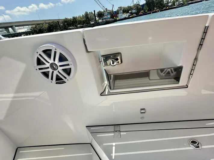  Yacht Photos Pics 2020 Azimut Verve 40 - Image 28