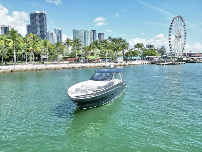  Yacht Photos Pics 2020 Azimut Verve 40 - Image 11