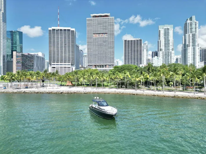  Yacht Photos Pics 2020 Azimut Verve 40 - Image 20