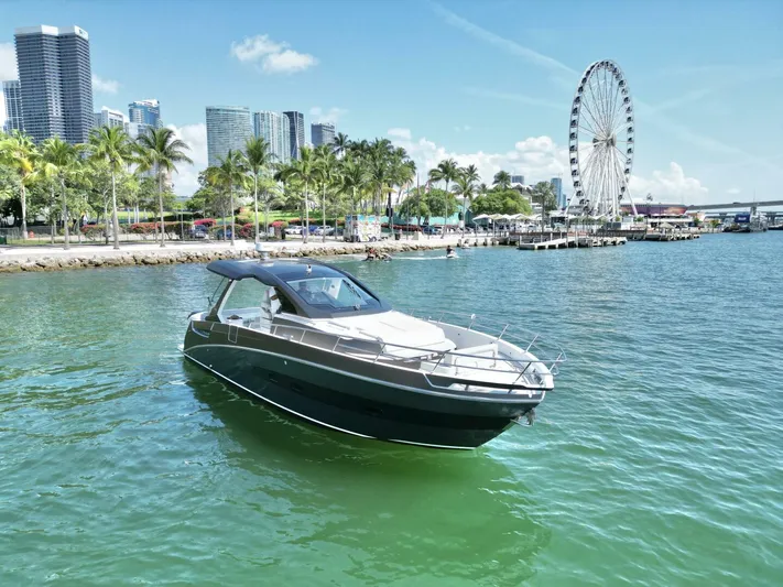  Yacht Photos Pics 2020 Azimut Verve 40 - Image 3