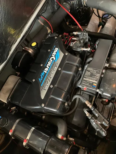  Yacht Photos Pics 1996 Sea Ray 400 Sedan Bridge engine, featuring a MerCruiser V8 motor.