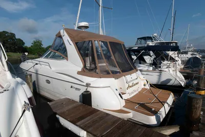 Cruisers Yachts 3672 Express
