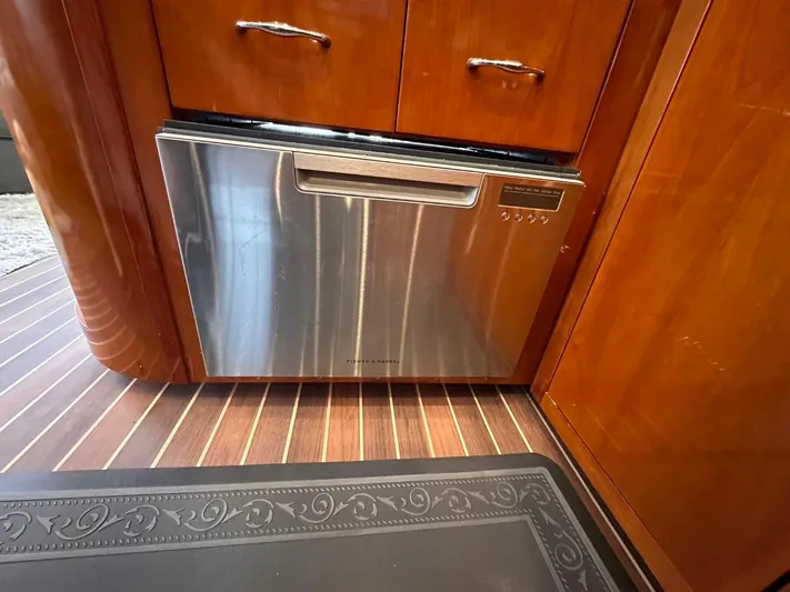 Nani Yacht Photos Pics 