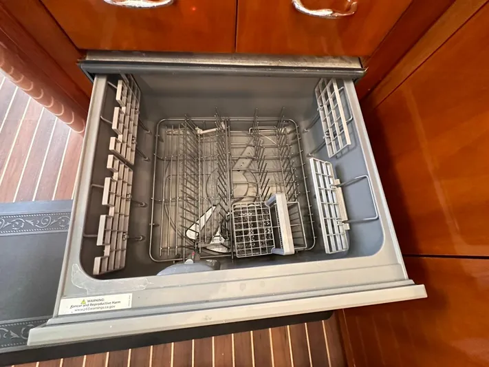 Nani Yacht Photos Pics 