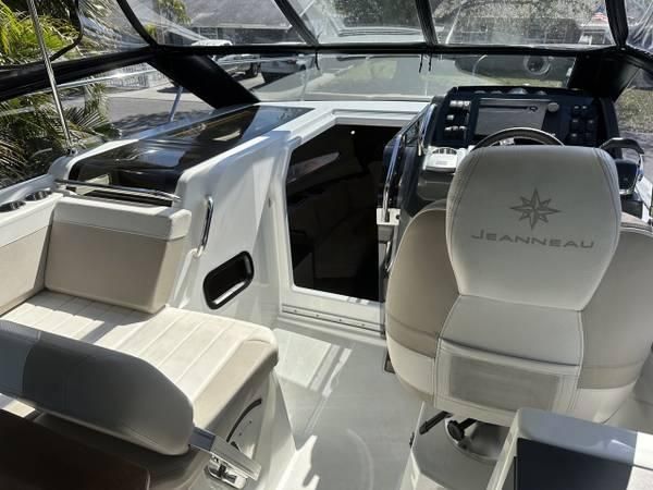 2018 Jeanneau Leader 30