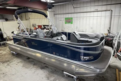 Tahoe LTZ 2385 Quad Lounge Tritoon Pontoon & Honda 4-Stroke EFI